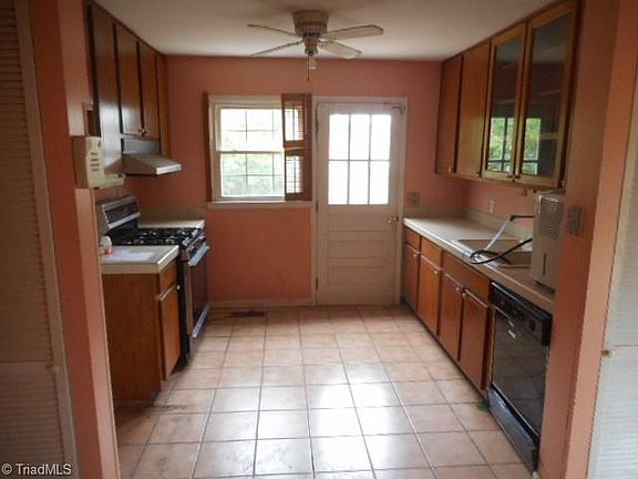 3rd image of 4207 Galway Dr