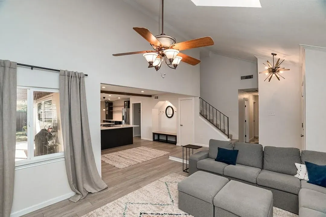 4 bed, 2084 sqft, $2,895 — Photo 1
