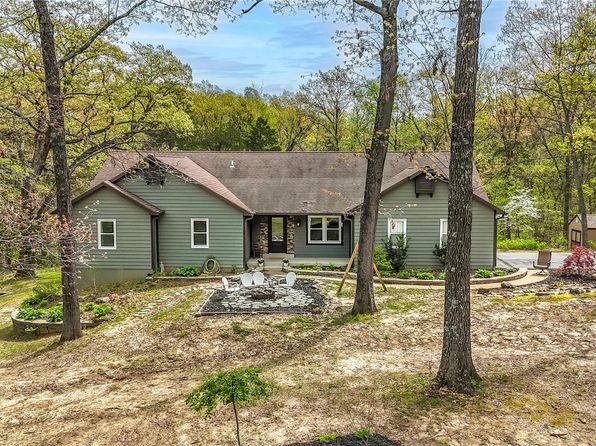 374 Oak Ln, Wentzville, MO 63385