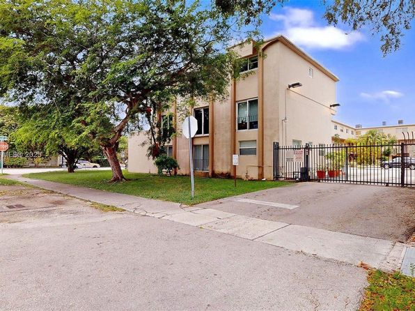 1201 SW 42nd Ave #211