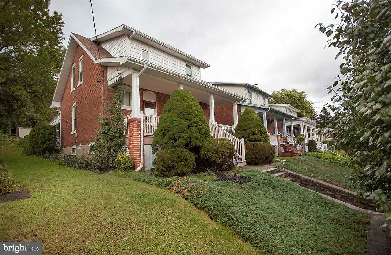 339 Walnut St photo 1