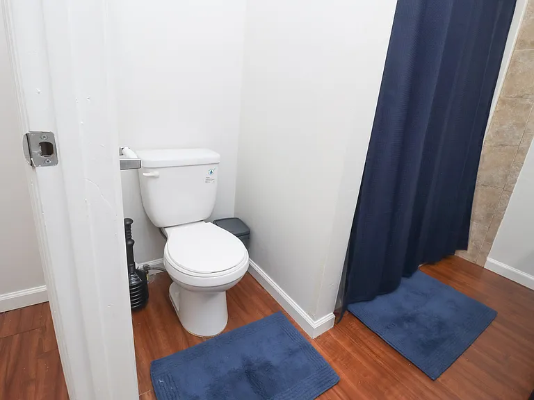 1904 Karen Ln — Photo 10