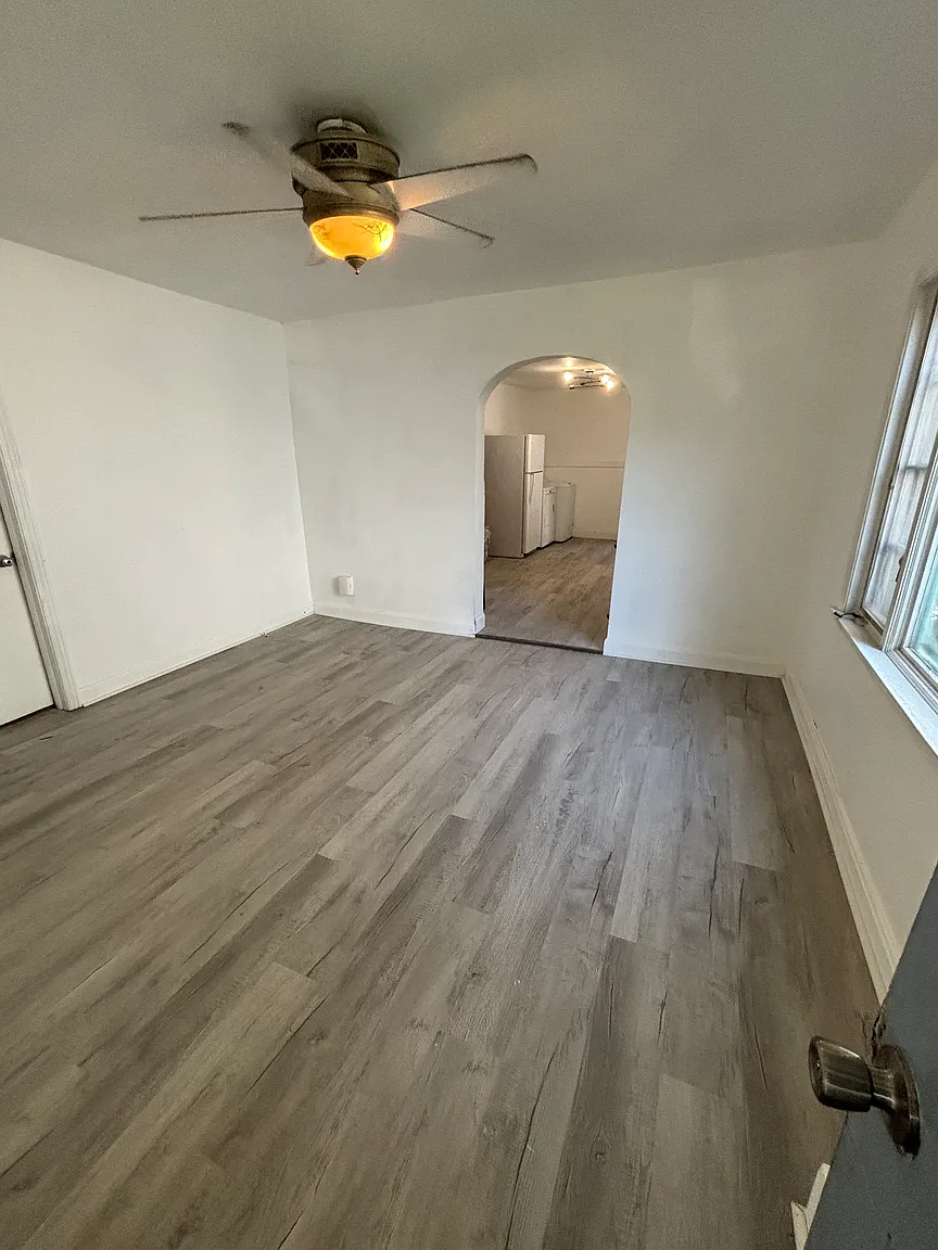 910 N Main St #1 photo 1