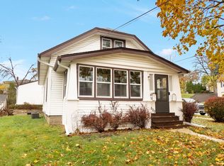 1520 Pleasantview Ave, Waukesha, WI 53188