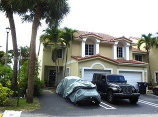 8211 Southgate Blvd, Pompano Beach, FL 33068