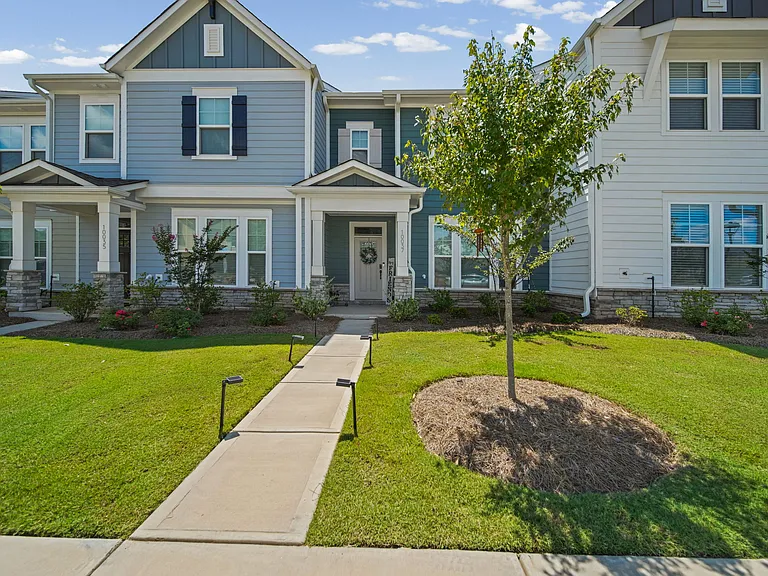 10037 Mamillion Dr — Photo 1