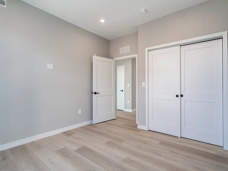 2401 Washington Ave — Photo 30