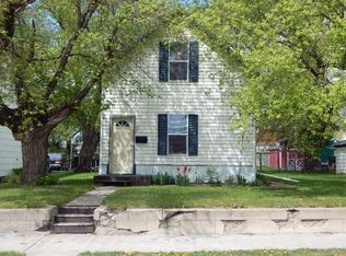 107 7th St NE, Devils Lake, ND 58301