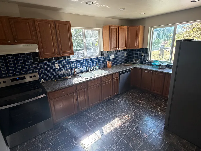 4246 S 148th St — Photo 3