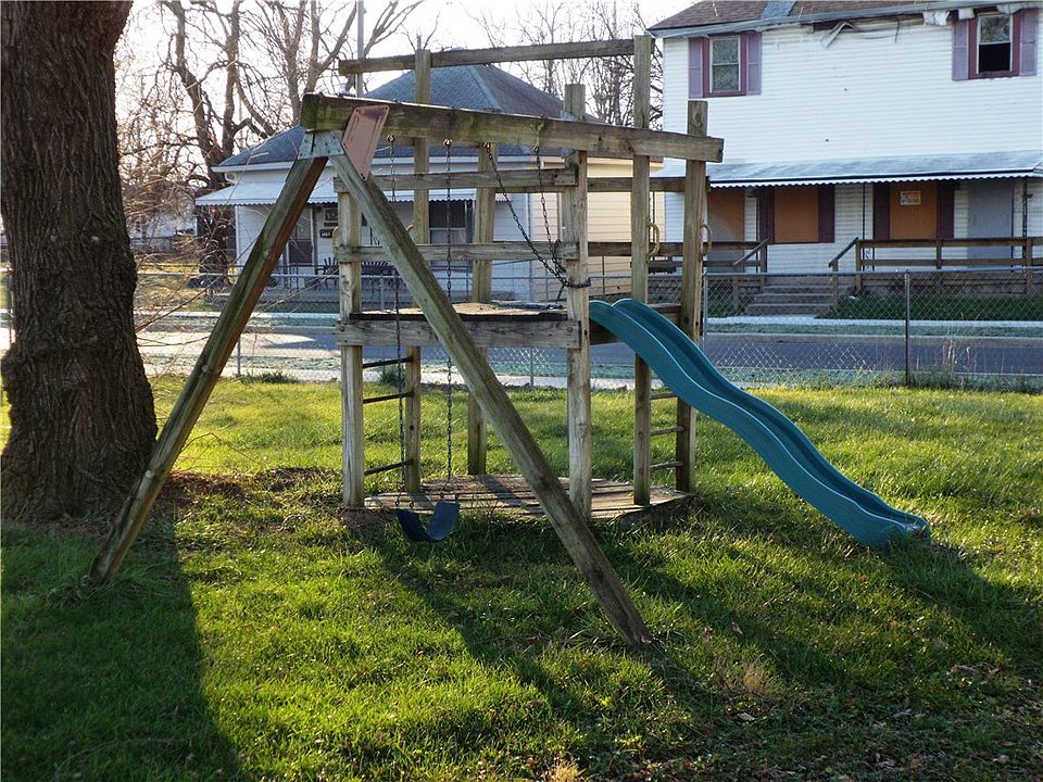 2nd image of 2343 N Arsenal Ave