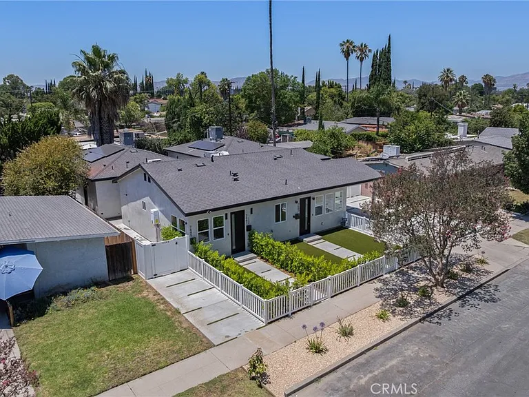 7647 1/2 Melvin Ave — Photo 2