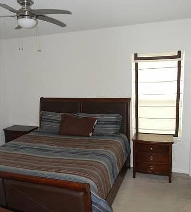 Master w walk-in closet