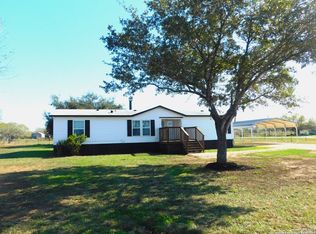 110 CRESTFIELD DR, Pleasanton, TX 78064