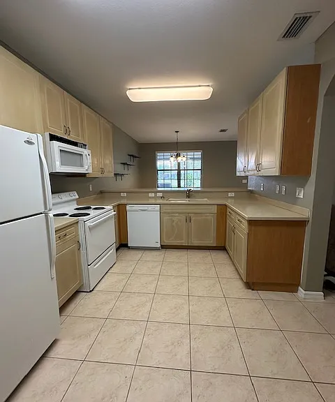 14732 Sutherland Ave — Photo 48