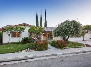501 E Davis Dr, Dinuba, CA 93618