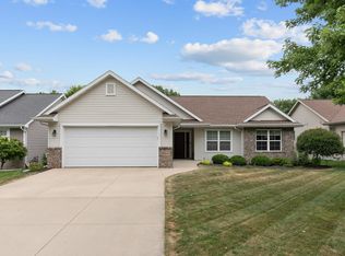 2744 W Commonwealth Ct, Appleton, WI 54914