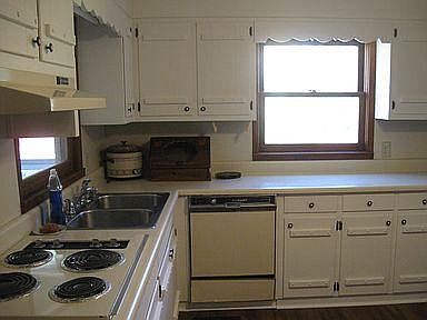 3rd image of 2304 Flippen Rd