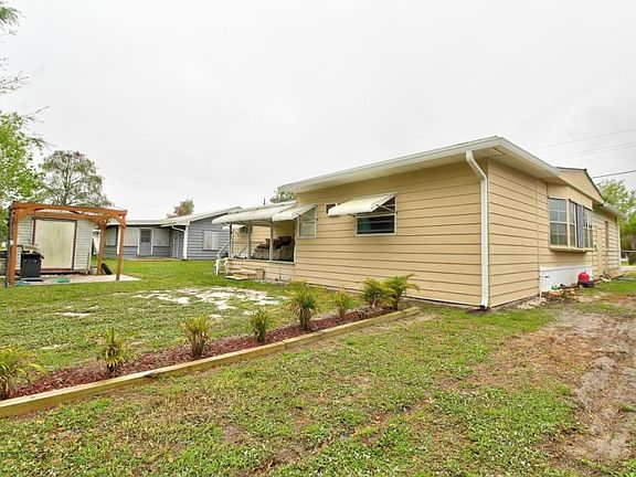 2nd image of 1423 Lake Dr W