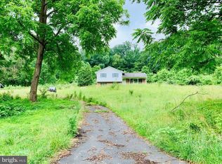 10 Straub Ln, Boyertown, PA 19512