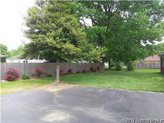 5th image of 304 Brentford Ct