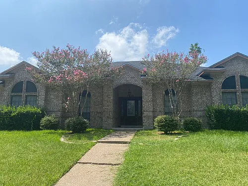 7029 Chiswick Dr Photo 1