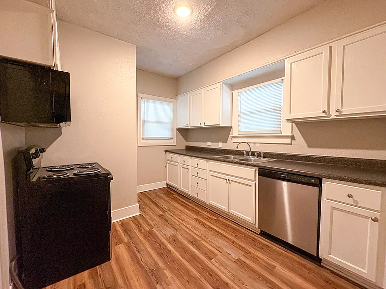 3488 Powell Ave — Photo 13