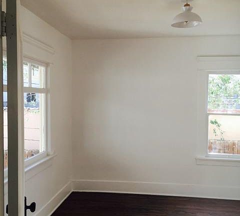 3rd image of 829 N Vendome St