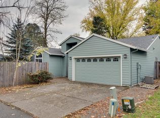 1298 NE Lilac Ct, Hillsboro, OR