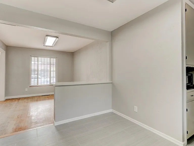 2021 NW 48th St — Photo 6