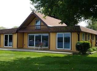 4688 Easy St, Onekama, MI 49675