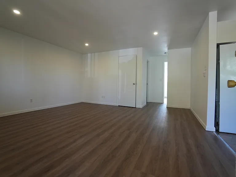 13700 Midvale Ave N #1 — Photo 9