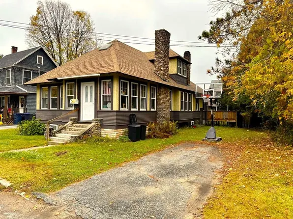 37 McClelland St, Saranac Lake, NY 12983