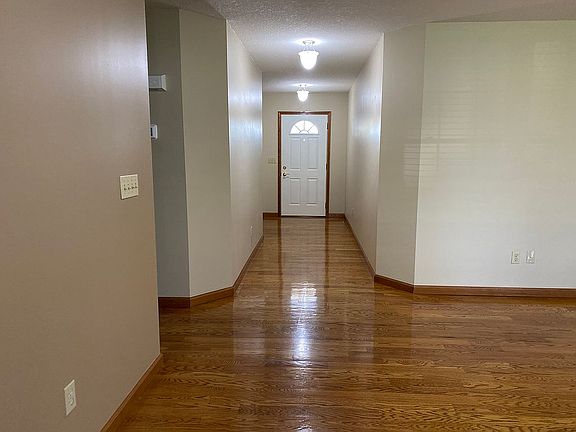 4th image of 4007 Brookshore Dr