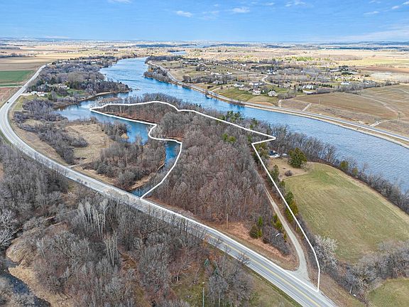 3rd image of 3979 Lost Dauphin Rd