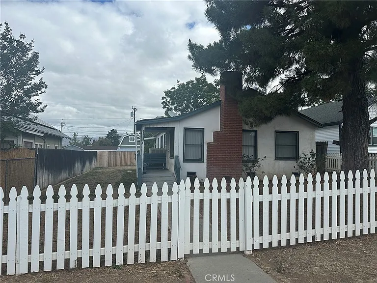 35214 Avenue C — Photo 3