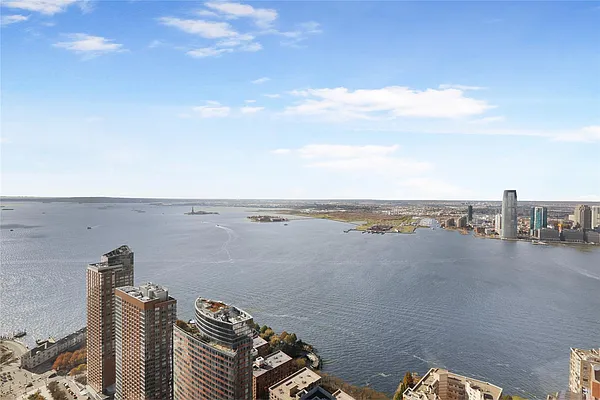 Rented by 50 West Sales Gallery | media 12