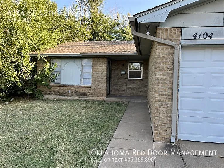 4104 SE 45th Ter — Photo 1