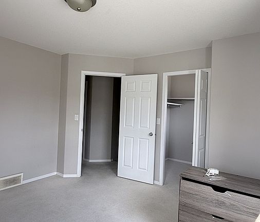4th image of 135 Pawlychenko Ln