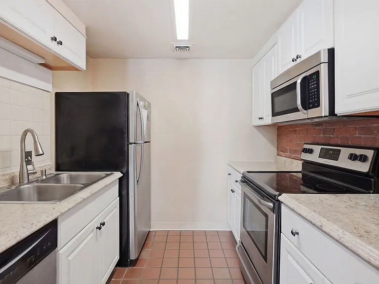 104 Gainsborough St #101 — Photo 13