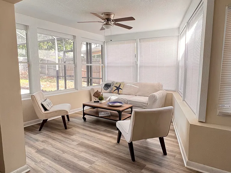 205 Driftwood Dr W — Photo 23
