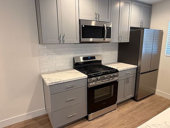 4th image of 6055 Pickford Pl #10