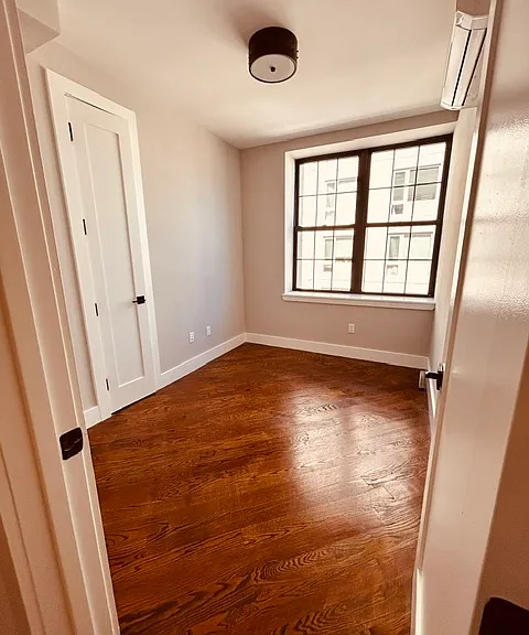 35 Claver Pl #2J — Photo 6