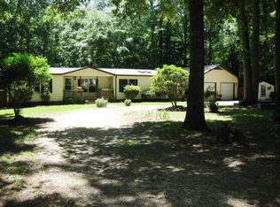 275 Raven Rd, Saluda, VA 23149
