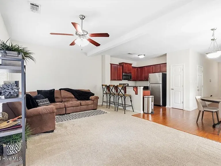 2047 Reserve Ln — Photo 10