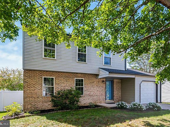 3rd image of 25 Avignon Dr