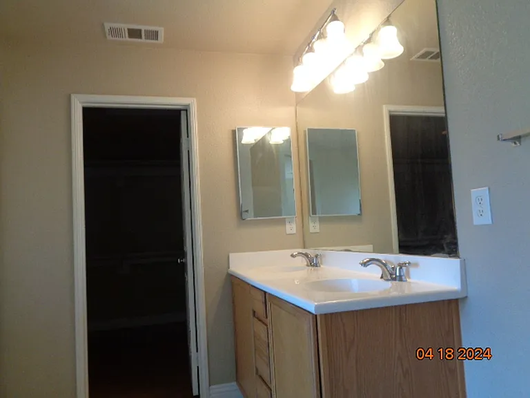2064 W Avenue K #6 — Photo 14