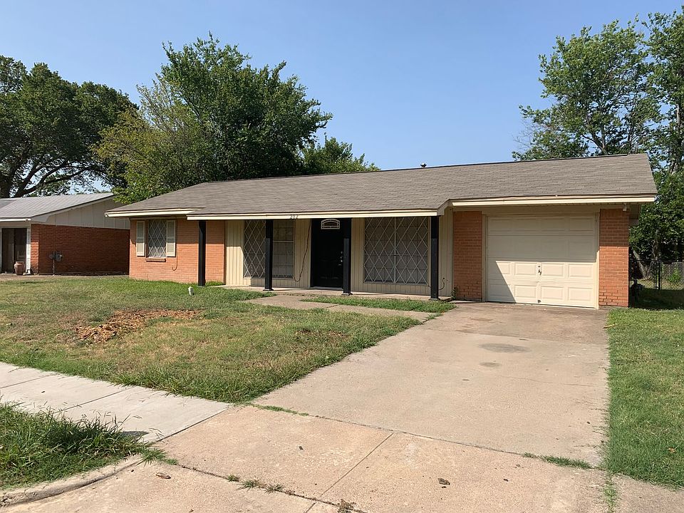 1st image of 202 S Rita St