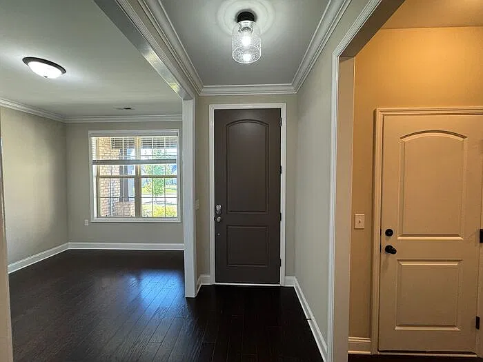 3 bed, 2.5 bath, 2270 sqft, $2,200 — Photo 3