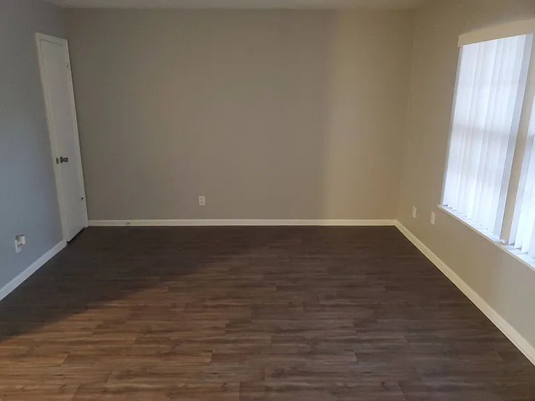 Stratford East Apartments — Photo 41