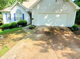 2530 Tribble Gates Dr, Loganville, GA